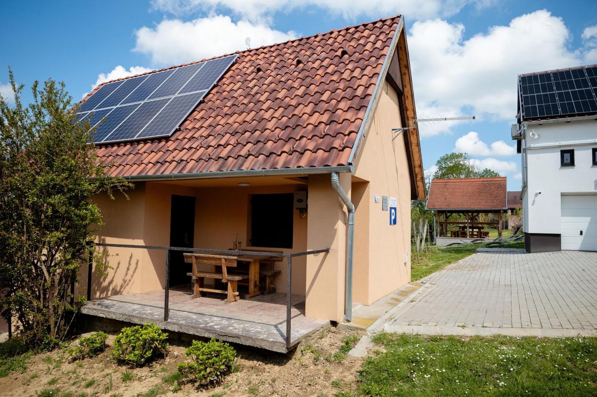 Foerhenc Wine House & I-ii-iii Case de vacanță Nagykanizsa